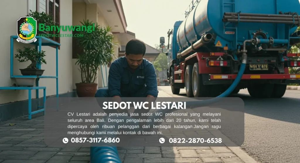 Petugas Sedot WC Lestari bekerja membersihkan saluran WC mampet